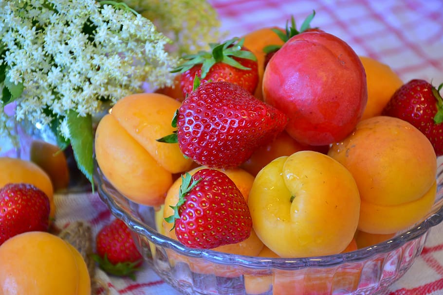 bowl, assorted-variety, fruits, fruit, strawberries, apricots, nature, red, sweet, delicious