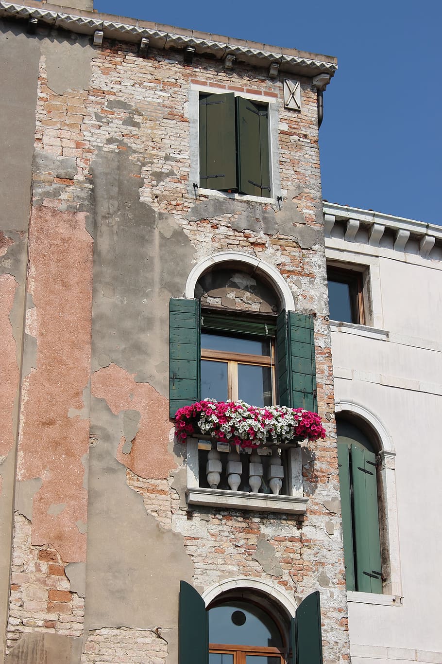 イタリア 建築 窓 花 古い建物 シャッター イタリア語 旅行 ランドマーク ヨーロッパ Pxfuel