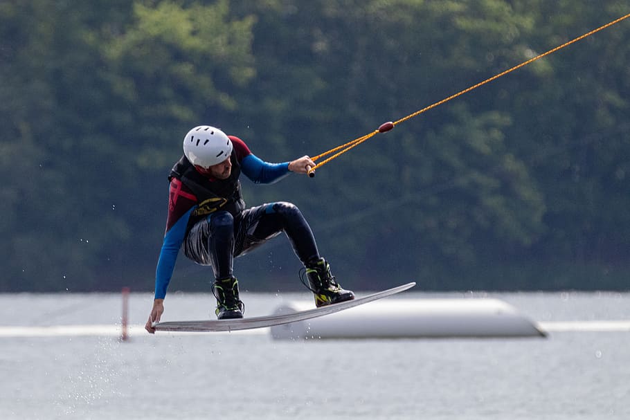 sport, water sports, water, leisure, wakeboard, full length, one person, motion, winter sport, leisure activity