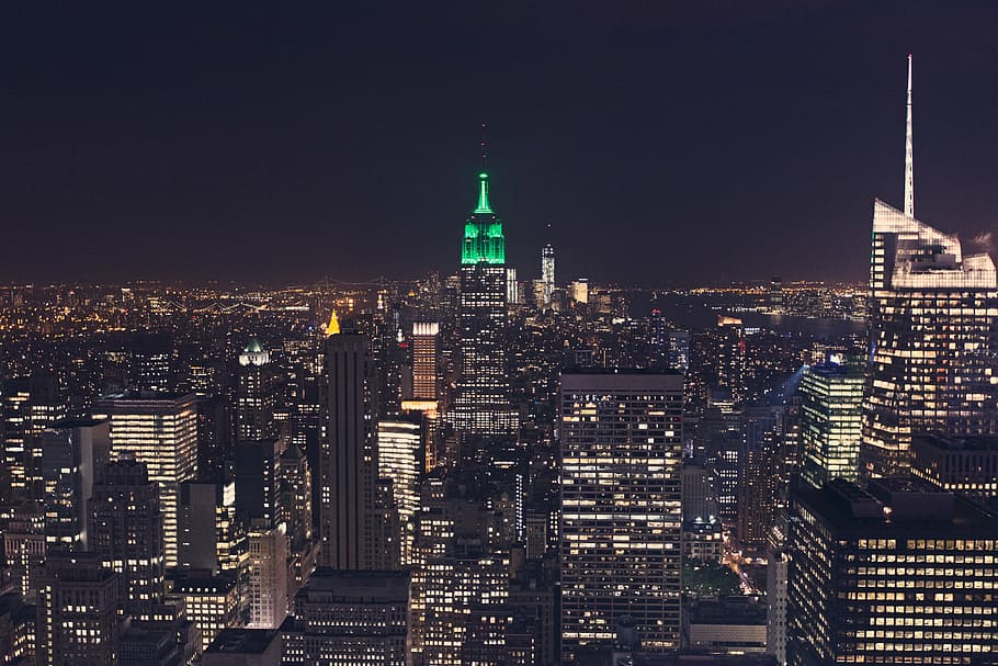 bangunan kota, lampu, malam hari, abu-abu, bangunan, beton, New York, kota, kaki langit, gedung tinggi