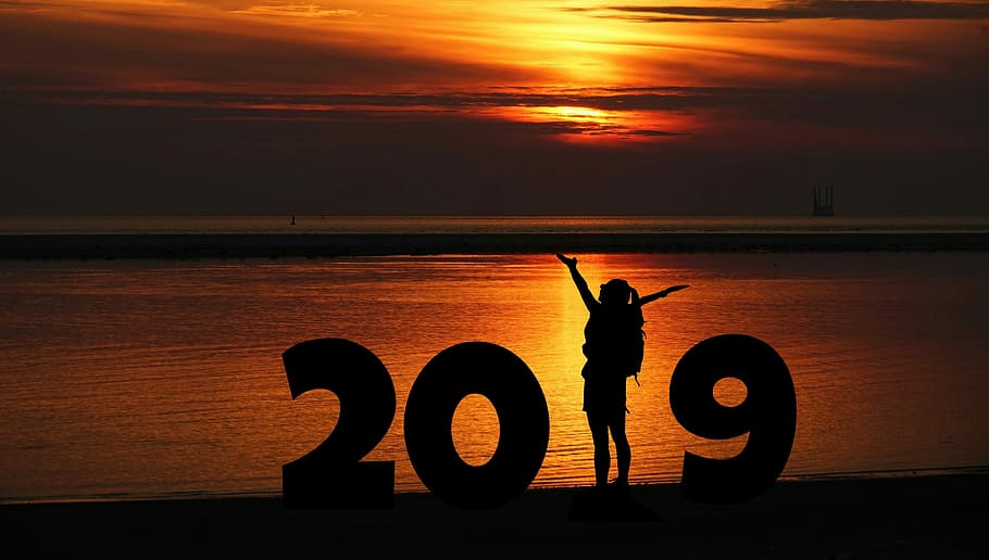 silhouette, person, standing, 20, 9 freestanding decors, golden, hour, new year, 2019, lifestyle