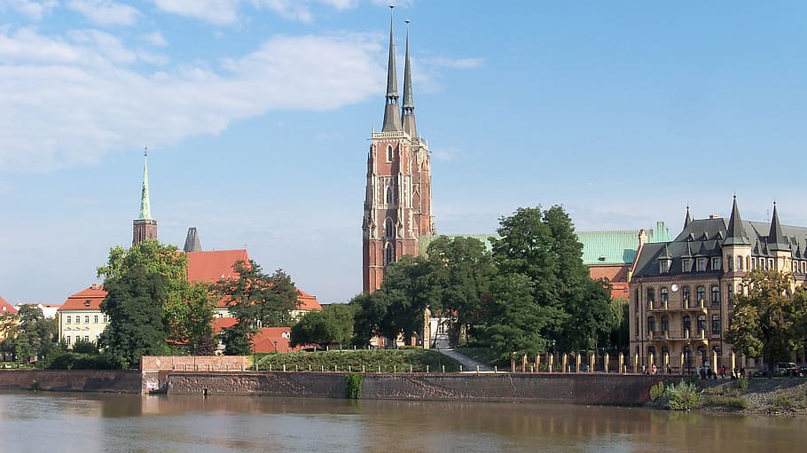 wroclaw, río, vista, estructura construida, arquitectura, exterior del edificio, cielo, edificio, agua, árbol
