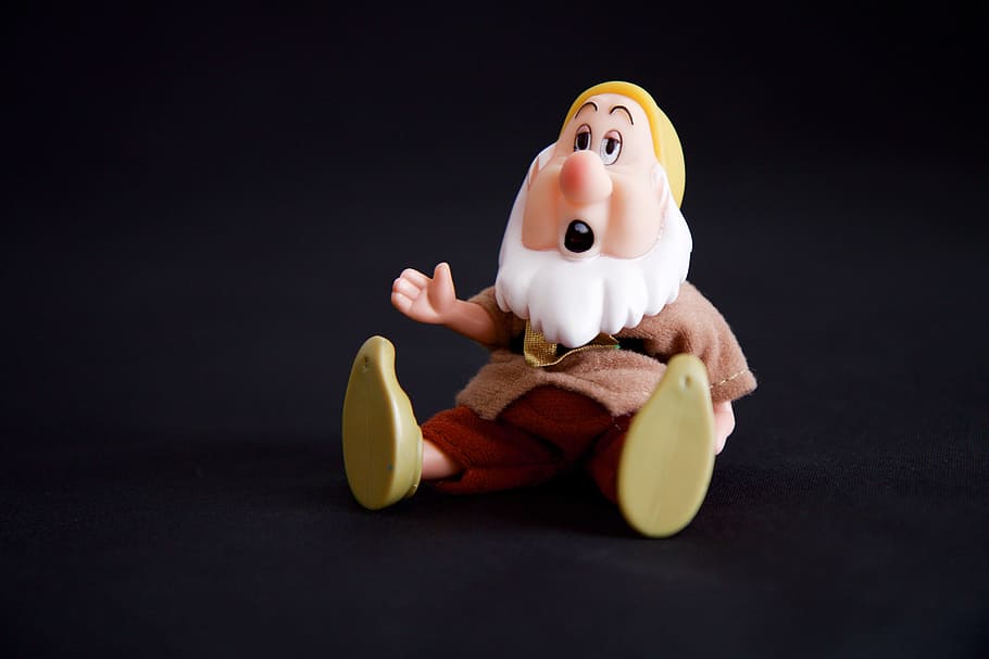 snow, white, seven, dwarves sneezy, figure, smurf, gesture, exclamation, indicative, surprised