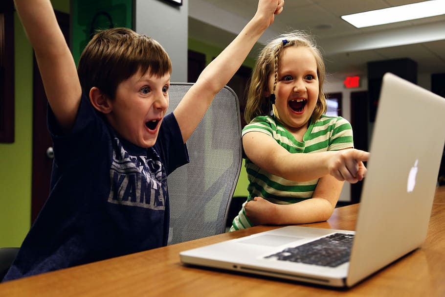 bersemangat, laptop, Anak-anak, anak laki-laki, komputer, kegembiraan, foto, gadis, domain publik, berteriak