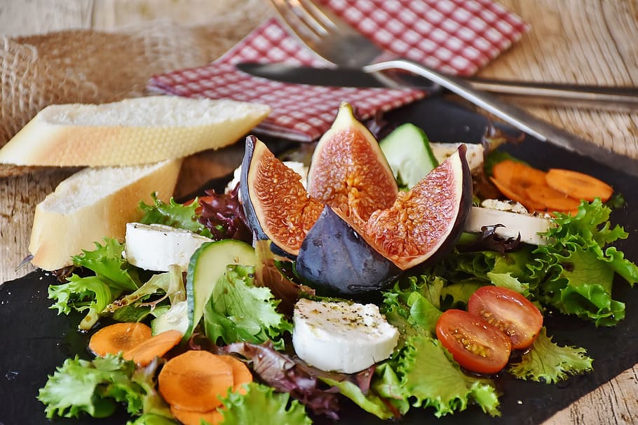 vegetable dish, black, mat, toast, salad, figs, cheese, goat cheese, mixed salad, starter