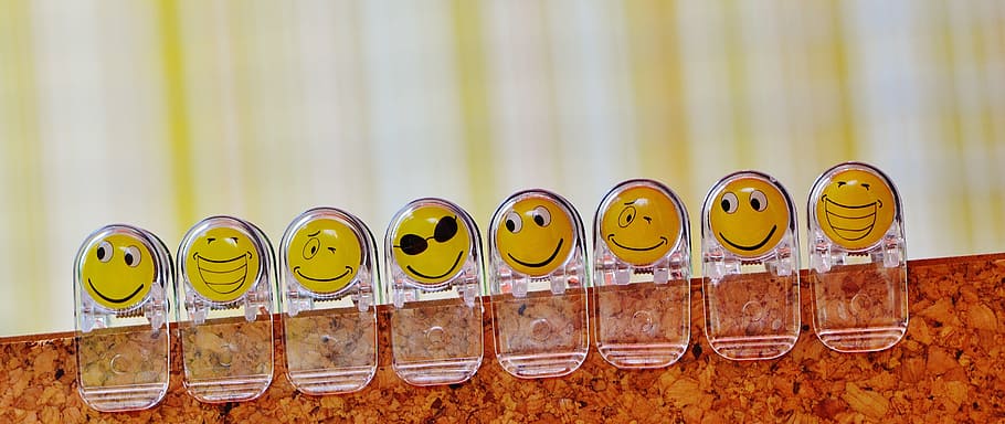 emoji plastic clips, smilies, funny, emoticon, faces, clamp, emotions, yellow, in a row, side by side