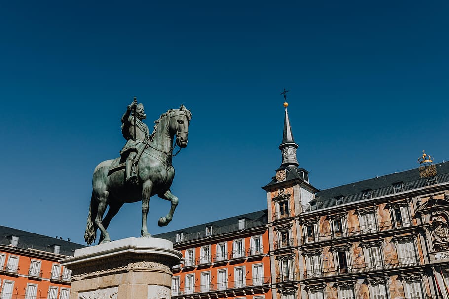 city, landmark, Plaza, Mayor, statue, King, Philips, III, Madrid, Spain
