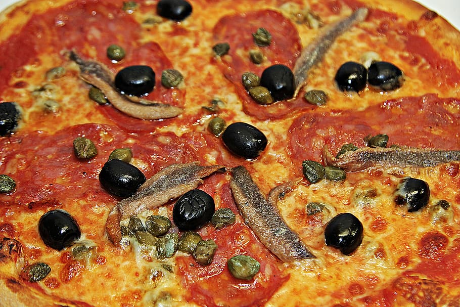 pizza, pizzería, restaurante, almuerzo, italiano, horno de pizza, aceitunas, anchoas, salami, crujiente