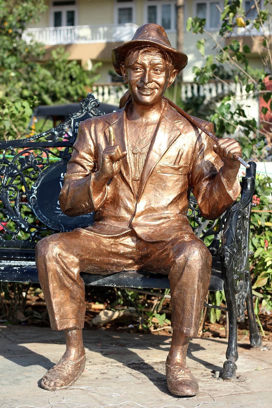 bollywood, kapoor, raj, actor, bench, statue, brown, copper, india, sitting