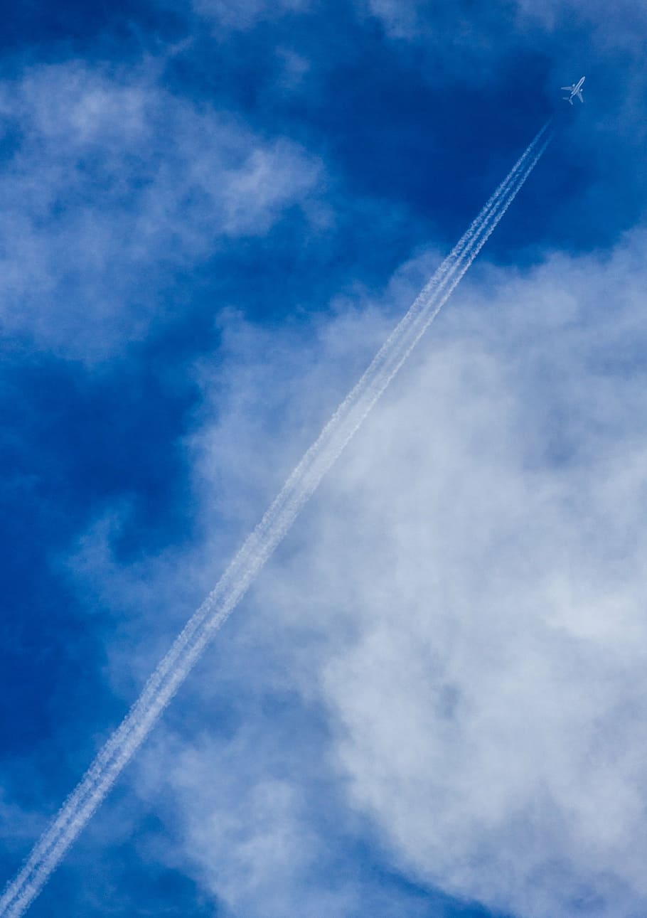 blanco, avión de combate, volador, cielo, durante el día, chorro, corriente, azul, nubes, avión