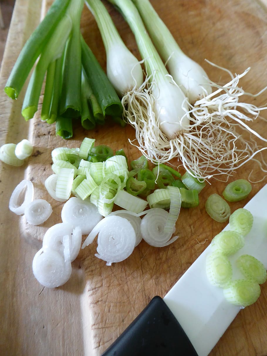 cebolinhas, legumes, tubérculo, branco, verde, alho-poró com efeito de estufa, rede radicular, cozinheiro, anéis de cebola, cebolinha