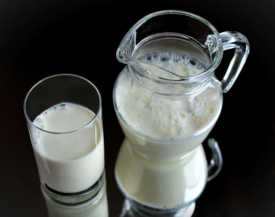 milk, clear, glass pitcher, cup, glass, frisch, healthy, drink, nutritious, krug