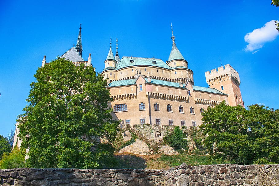 bojnice castle, slovakia, lock, building exterior, architecture, built structure, tree, sky, plant, travel destinations