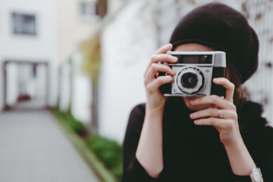 ヴィンテージ カメラ 女の子 ライフスタイル 人々 カメラ 写真機材 写真家 女性 昔ながらの 写真のテーマ Pxfuel