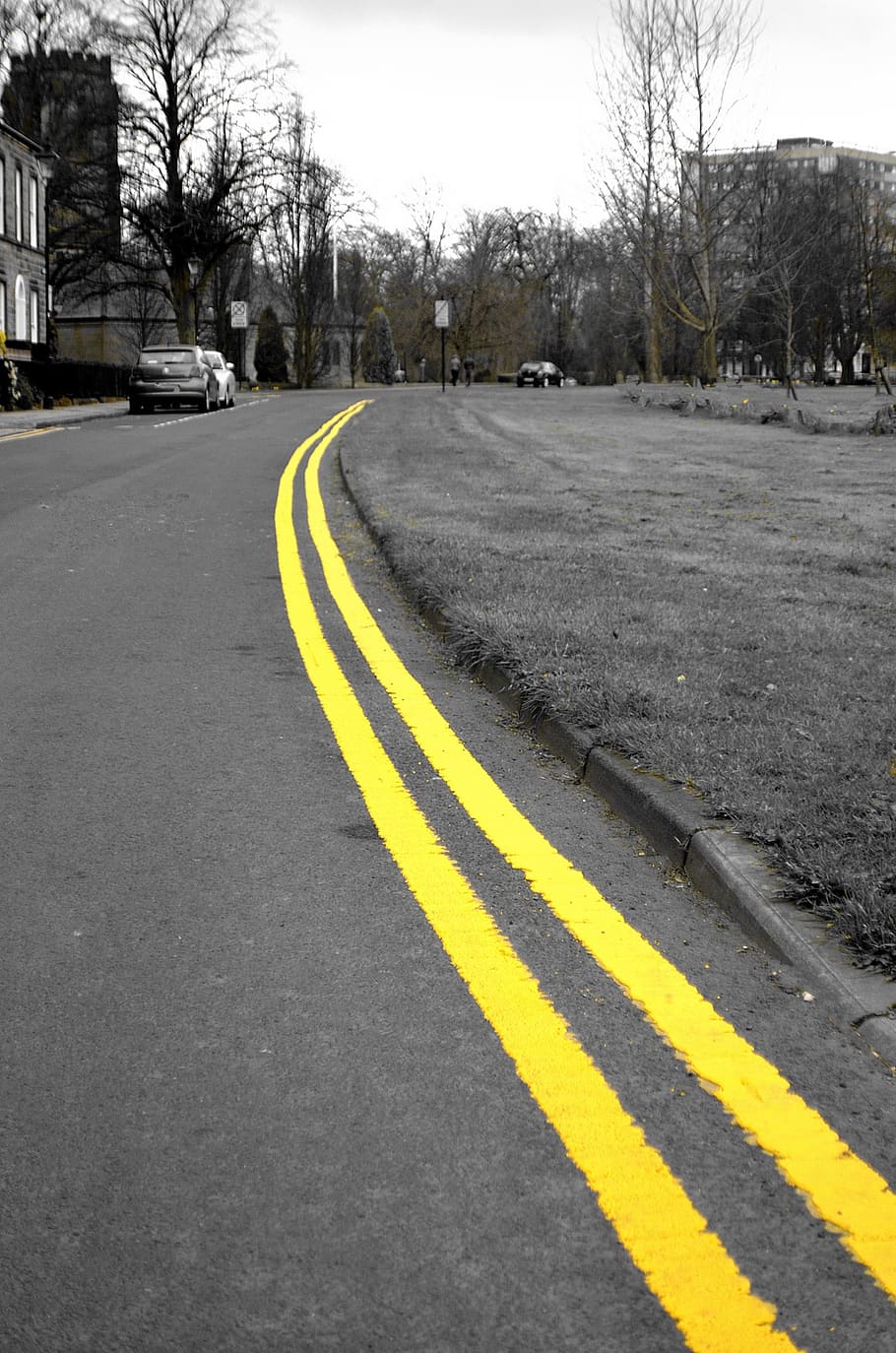 yellow, lines, road, restrictions, no parking, alarm, notification, transportation, road marking, sign