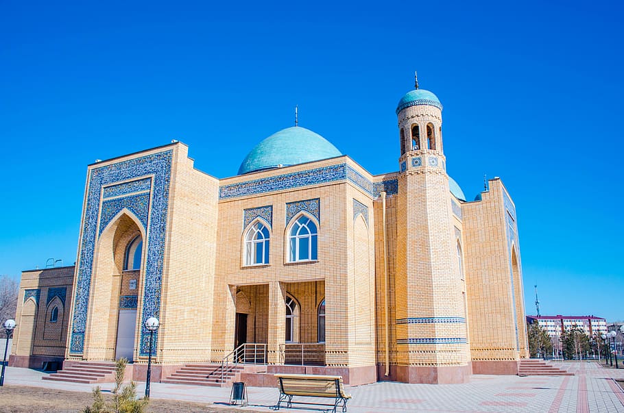 beige, hormigón, mezquita, durante el día, mezquita de la ciudad, arquitectura, monumento, edificio, edificio ortodoxo, musulmán