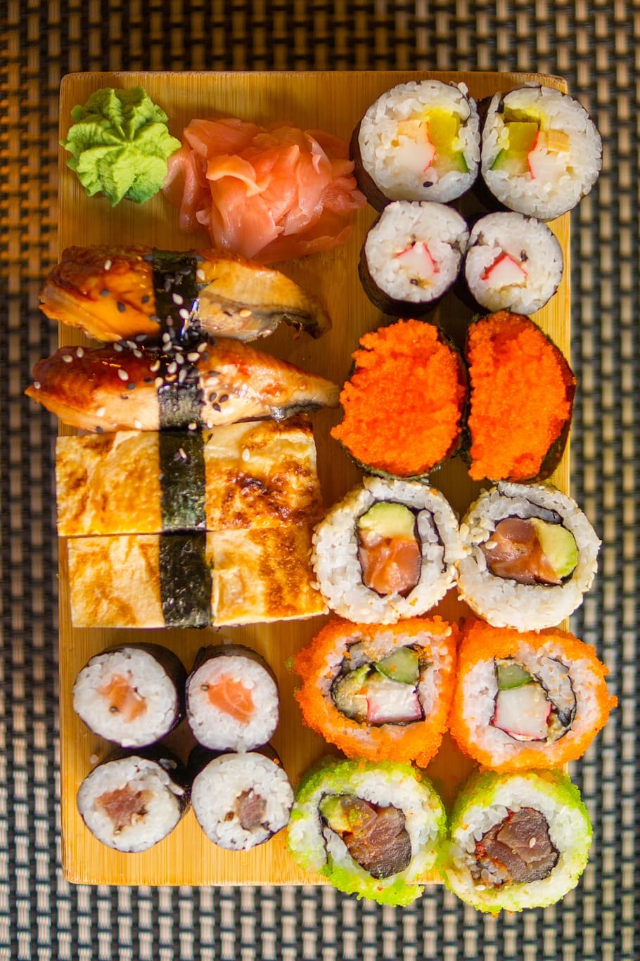 closeup, sushi, food, brown, wooden, surface, rice, healthy, Japanese, wasabi