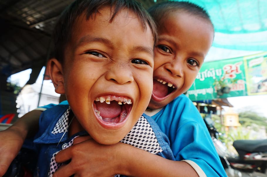 dos niños sonriendo, Camboya, aldea, campo, niño, voluntario, voluntariado, pobre, dos, reír