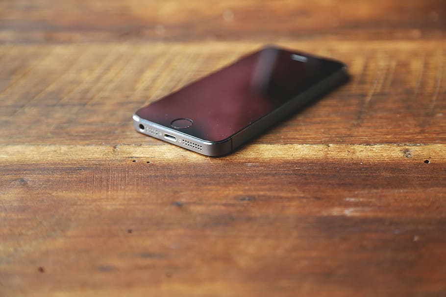 espacio apagado, gris, iphone 5, 5s, marrón, madera, superficie, teléfono inteligente, iphone, apple inc