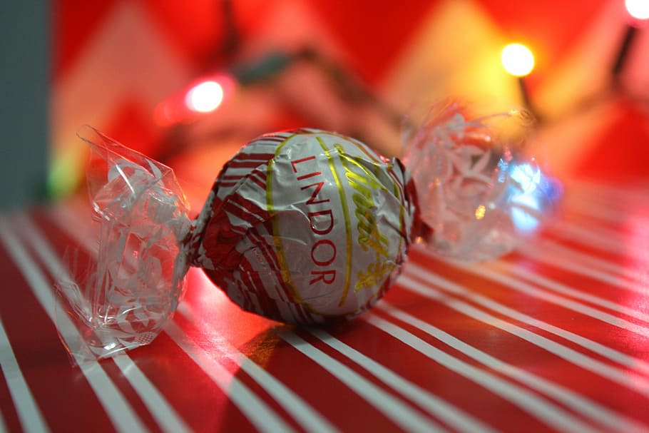 chocolate, present, gift, candy, lindt, lindor, candy cane, white chocolate, sweet, xmas