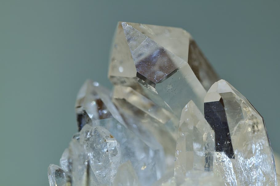 piedras preciosas claras, cristal de roca, cristal, piedra semipreciosa, mineral, luz, reflejos, gema, vidrioso, transparente