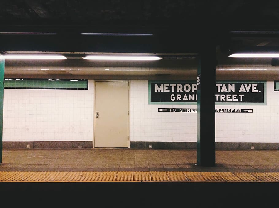 Metrô, Estação, Transporte, NYC, urbana, cidade de nova york, av metropolitana, plataforma, texto, iluminado