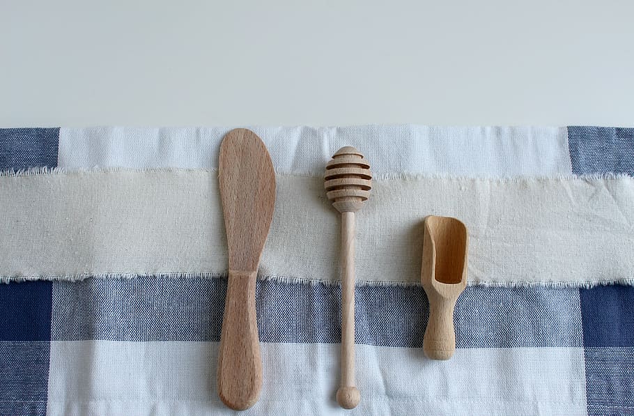 alto, fotografia de ângulo, três, de madeira, utensílios de cozinha, branco, azul, têxtil, colher, colher de pau