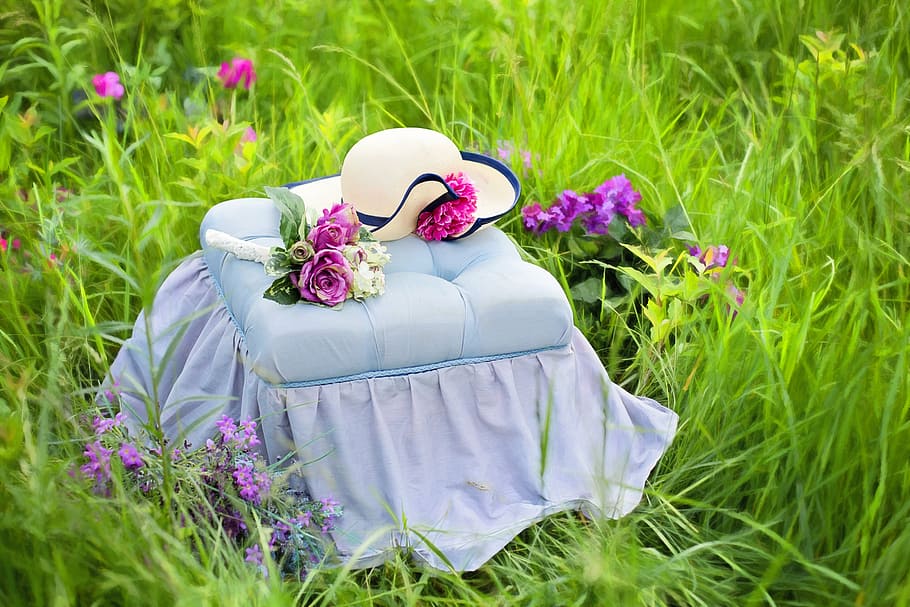 square tufted, white, fabric ottoman, sunhat, green, grass field, garden, summer, pretty, hat on a bench