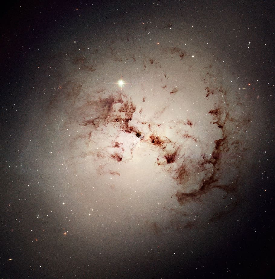 galaksi elips, ngc 1316, kosmos, ruang, debu, materi, nasa, esa, hubble, teleskop ruang angkasa