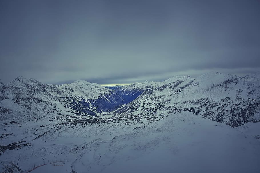 fotografía de alto ángulo, blanco, montaña, cubierto, nieve, naturaleza, paisaje, montañas, cumbre, picos