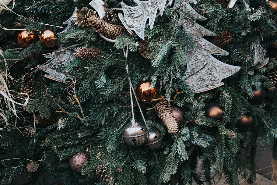 christmas tree, baubles, pine cone, christmas, tree, ball, decor, ornament, holiday, season