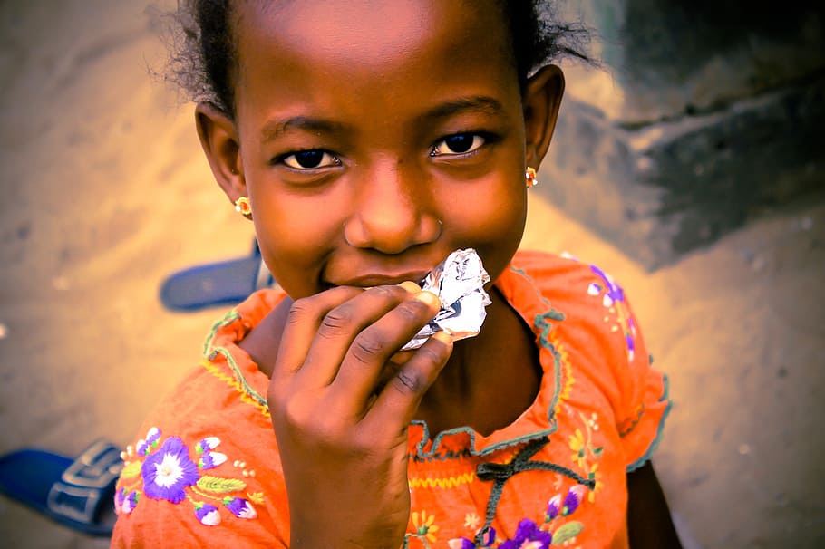 girl earring bread, child, girl, happiness, love child, happy, cute, colorful, african child, girls