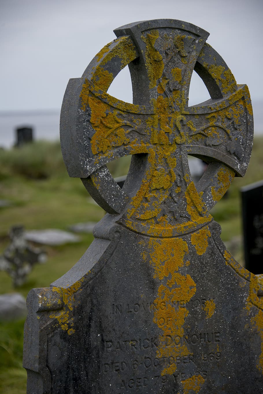 Grave, Celtic Cross, Cemetery, Ireland, inisheer, aran islands, moss, old, close-up, day