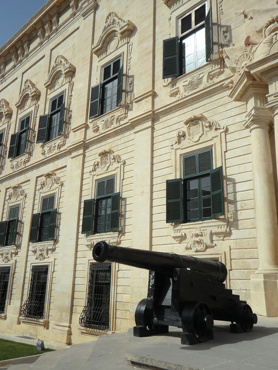 well, facade, city palace, valletta, malta, gun, defend, defense, historically, building