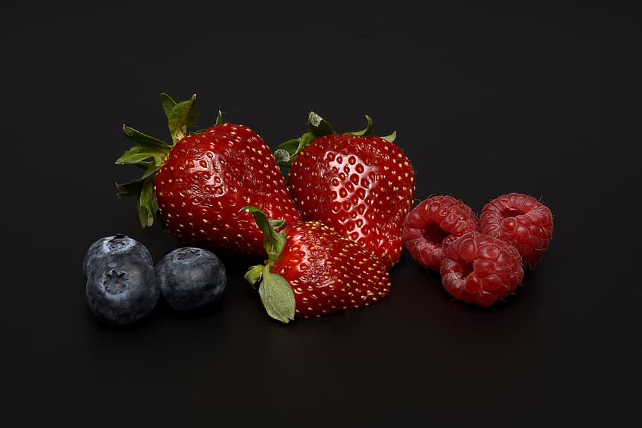 still, life photography, bunch, strawberries, blueberries, raspberries, delicious, fruits, sweet, berries