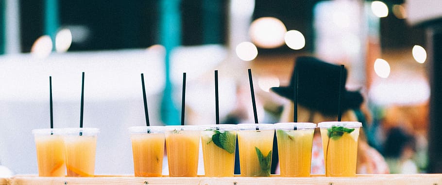 Jugos, bebidas, vasos, plásticos, refrescantes, paja, verano, comida, restaurante, cóctel