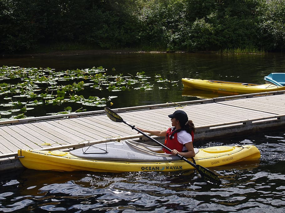 kayak, deporte, actividad al aire libre, persona, mujer, humano, agua, lago, remo, activo