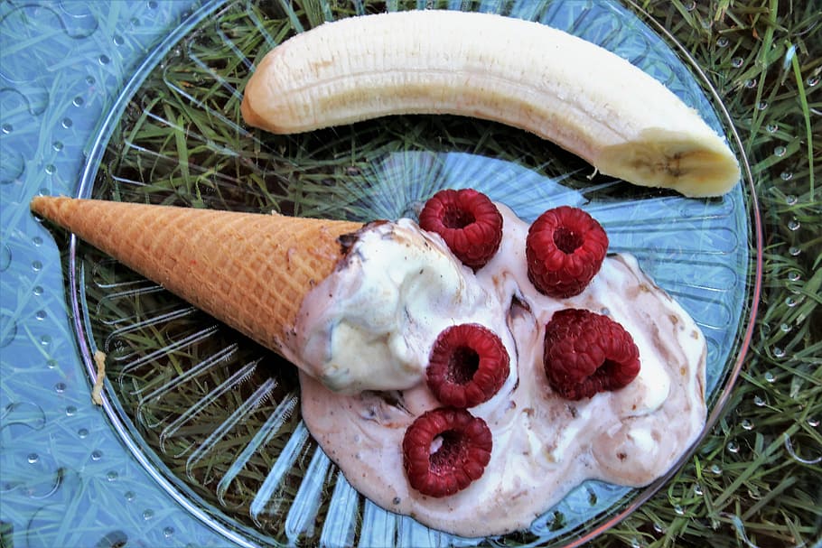 melted, ice creams, berries, cone, ice cream, boiling hot, raspberries, plate, dessert, heat