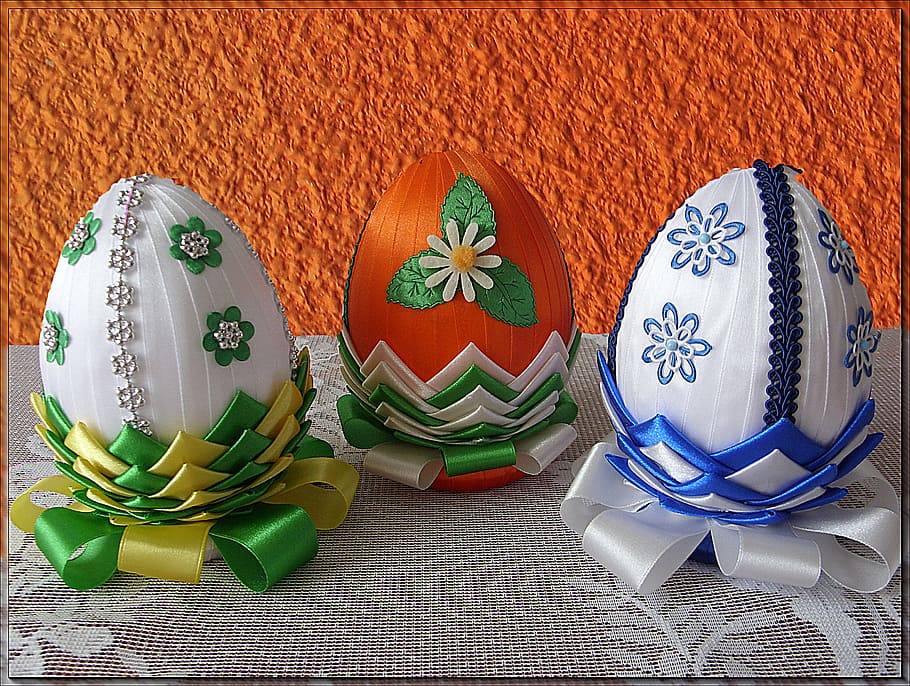 huevos, símbolo de pascua, pascua, huevos decorados, huevos vestidos, costura, arte popular, adornos, material de adornos, precisión