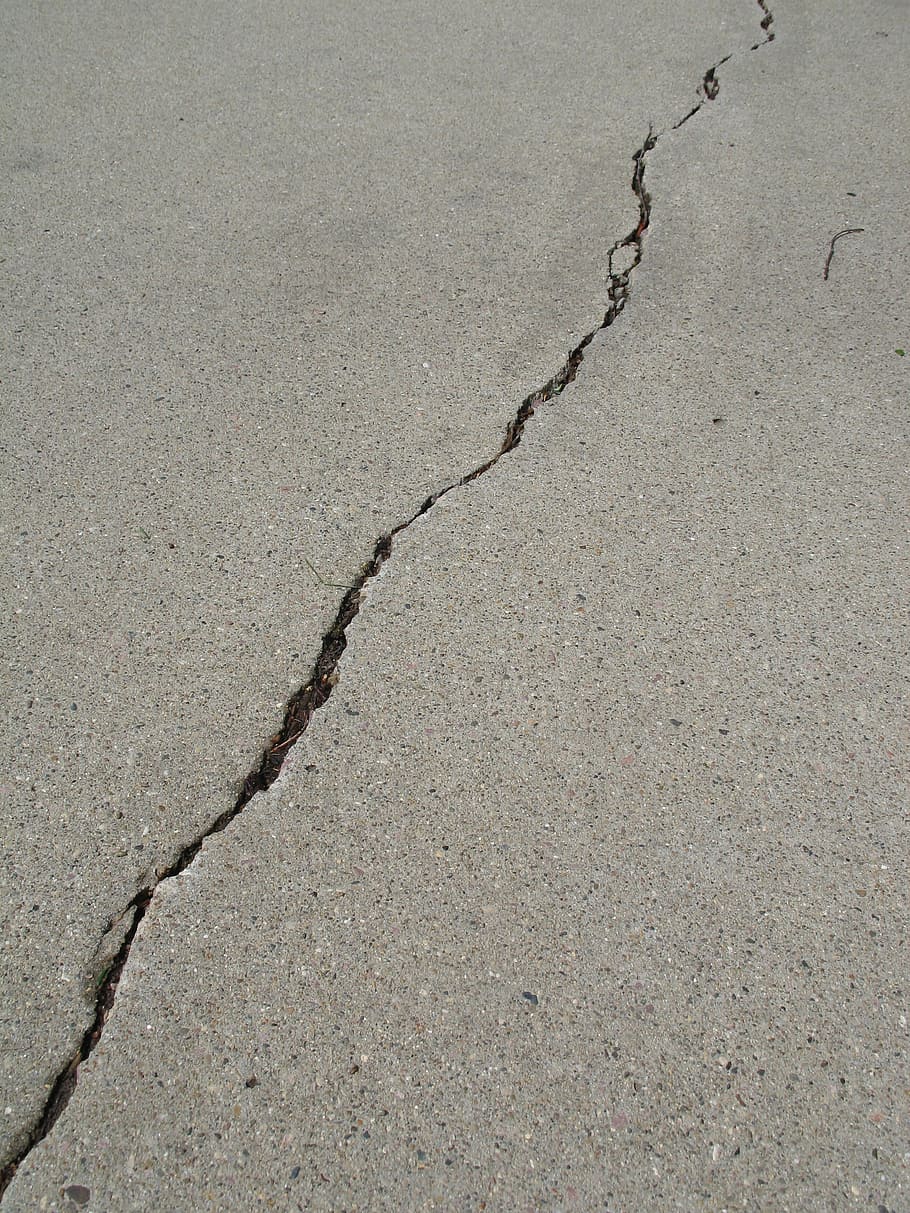 ひびの入ったコンクリート表面, ひび, セメント, 灰色, コンクリート, 修理, ラフ, 壁, 床, 私道