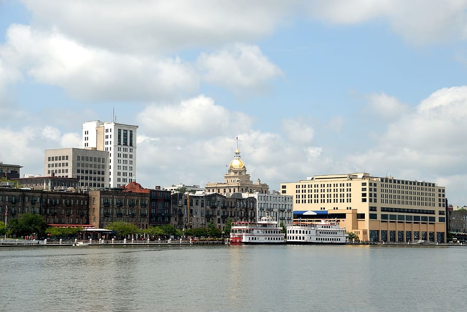 Savannah, Georgia, Estados Unidos, Riverfront, río, paisaje urbano, arquitectura, histórico, hito, escena