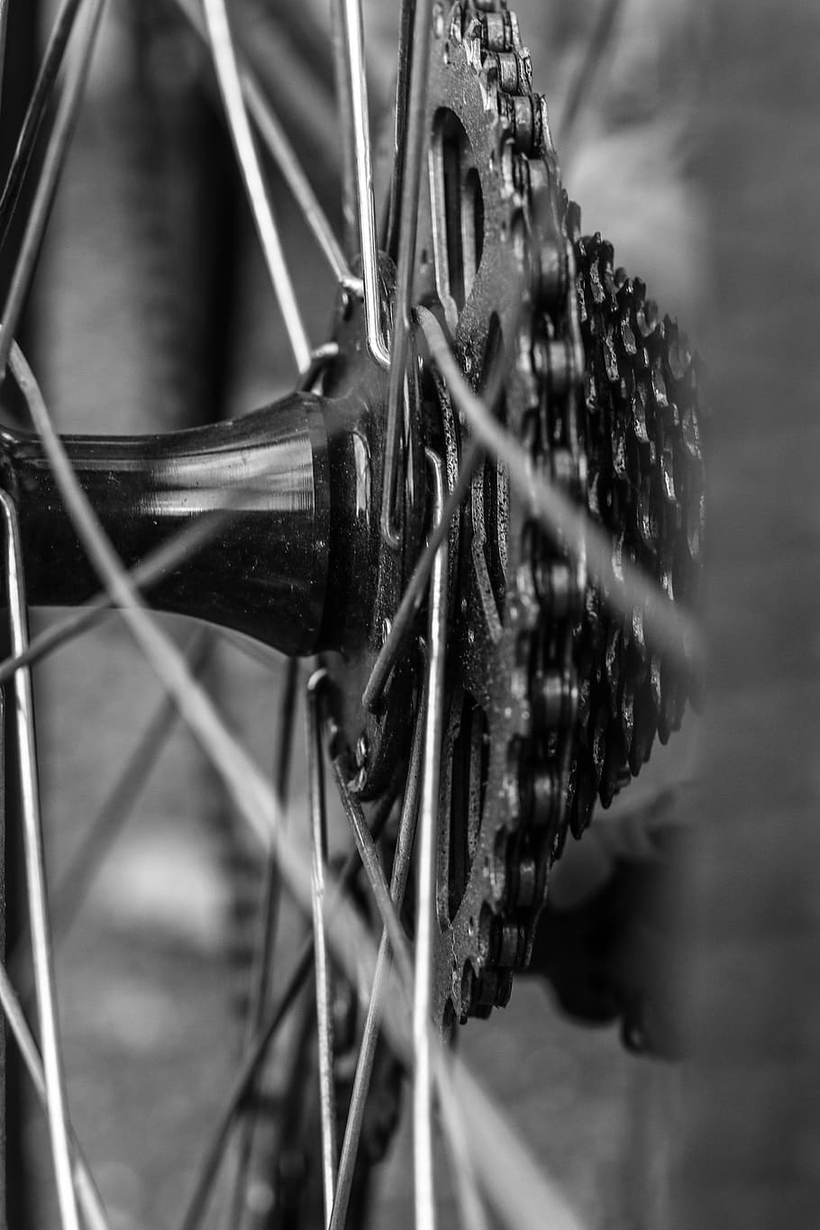 wheel, bike, bicycle, cycle, macro, metal, close-up, selective focus, focus on foreground, transportation