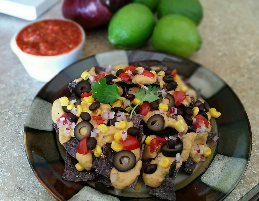 nachos with salsa, nachos, food, chips, mexican, salsa, limes, spicy, cilantro, olives