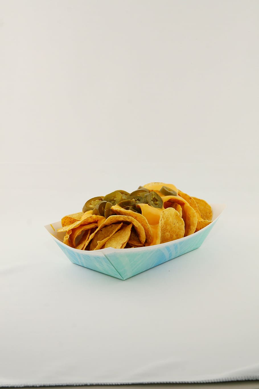 taco chips, cheese, nachos, mexican, tortilla, snack, sauce, crunchy, chip, appetizer