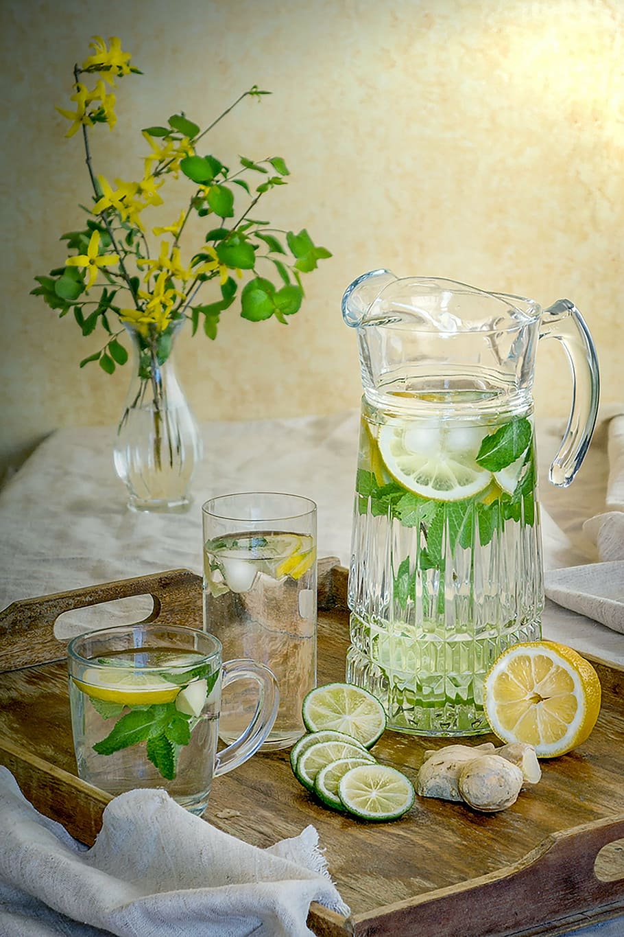 jarra de vidrio transparente, bebida, bebida fría, refresco, fresco, agua, menta, frío, vidrio, alimentos