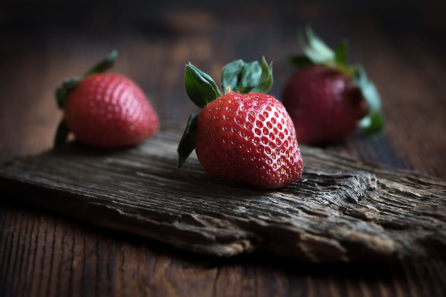 selective, focus photo, red, strawberry, brown, wooden, board, Strawberries, Red, Fruit, Soft Fruit