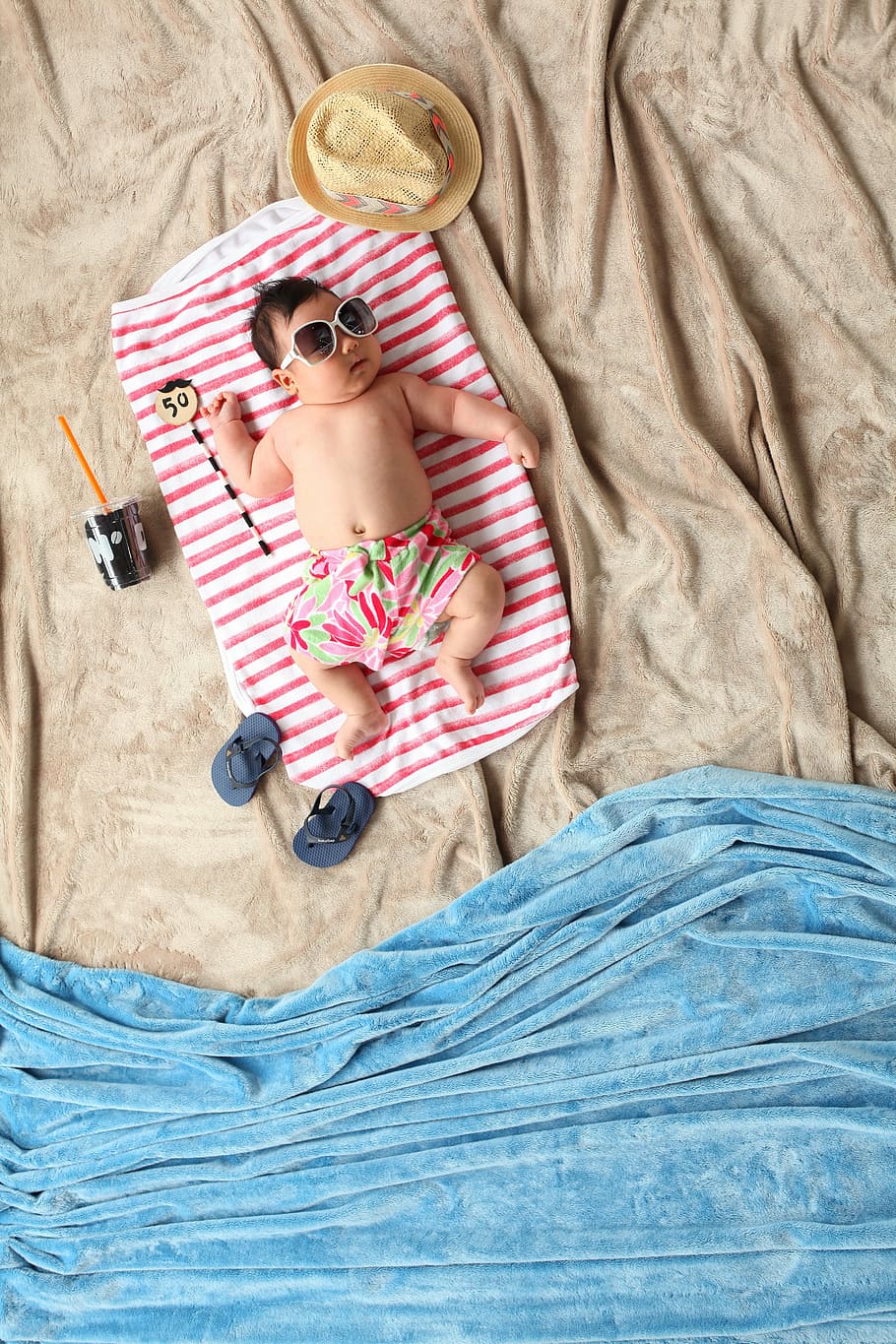 baby, lying, red, white, blanket, summer-themed photography, summer, beach, 50 days, it is comfortably