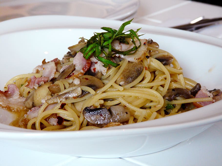 pasta, spaghetti, food, bacon, mushrooms, italian, dinner, meal, cuisine, lunch