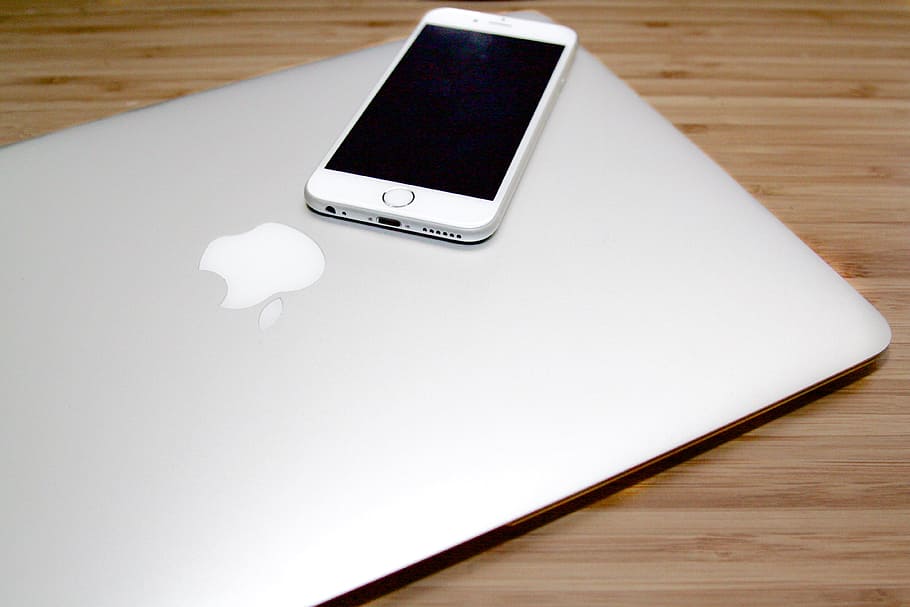 silver iphone 5, 5s, silver macbook, silver, iPhone 5s, MacBook, desk, iphone, smart, phone