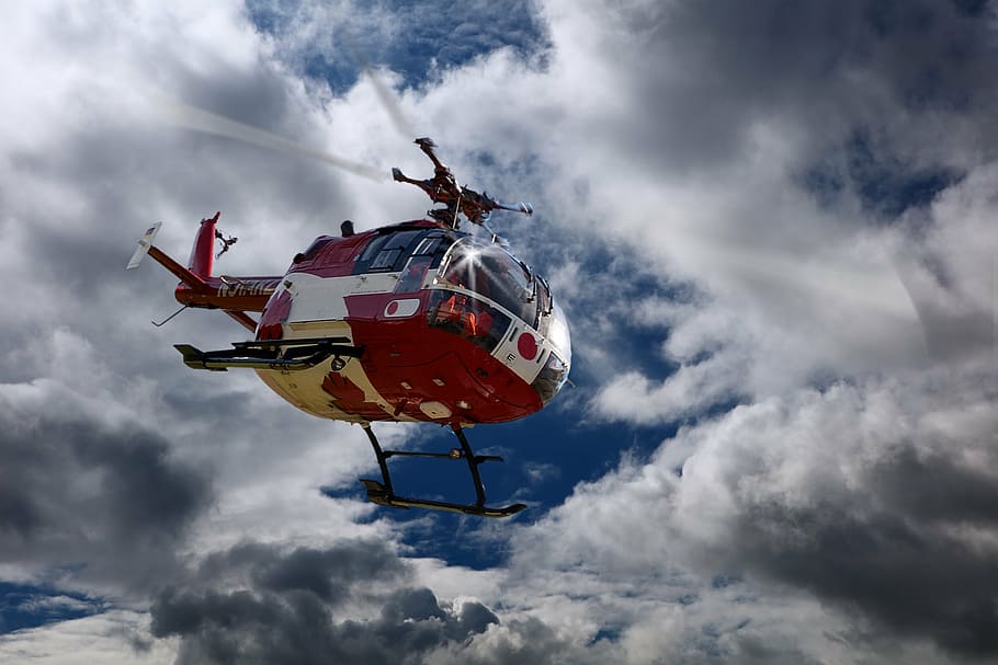 helikopter di langit, helikopter penyelamat, dokter panggilan, penyelamatan udara, terbang, helikopter ambulans, helikopter, monitor penerbangan penyelamatan, penyelamatan, layanan ambulans